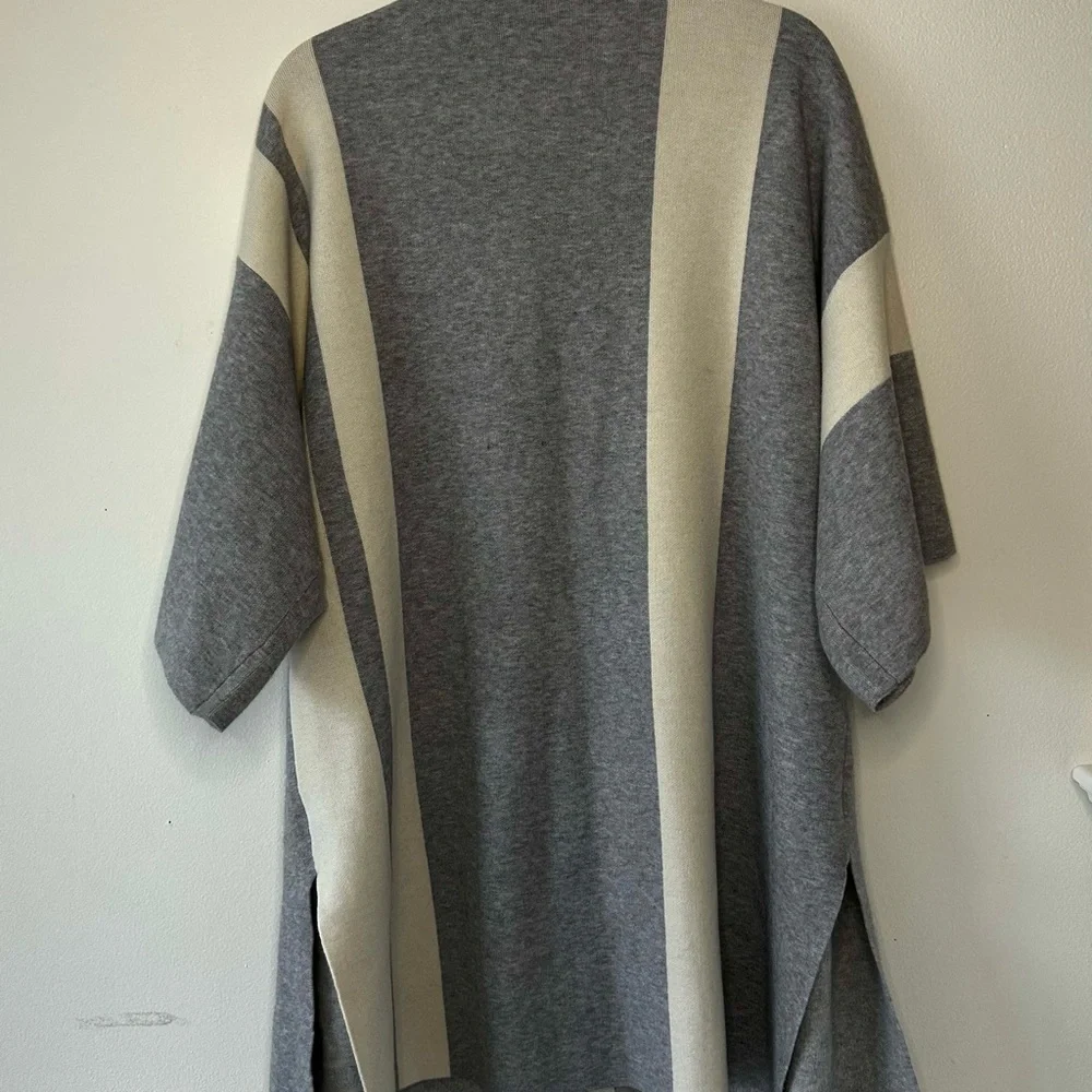 Open Front Kimono Sweater Cardigan Poncho Shawl Wrap Size XL Gray and Cream - Picture 3 of 9